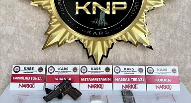 Evde uyuşturucuyla suçüstü yakalandılar!