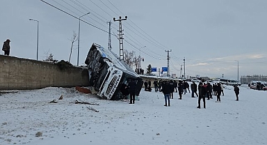 Feci kaza çok sayıda yaralı! yolcu otobüsü devrildi