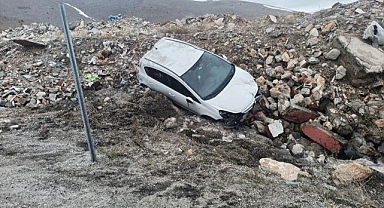 Feci kaza! hakimiyetini kaybetti takla attı, yaralılar var 