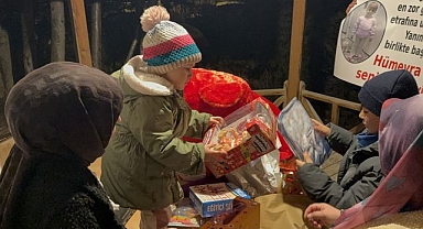 Gönüllü gençlerden kanser tedavisi gören çocuğa sürpriz 