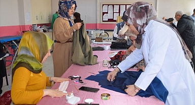 Halk Eğitim Merkezi'nde terzilik öğreniyorlar