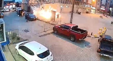 Havai fişekler patladı, cemaat neye uğradığını şaşırdı