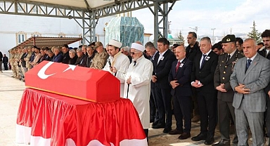 Hayatını kaybeden uzman çavuş toprağa verildi