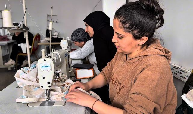 Hem meslek öğrenip hem de sosyalleşiyorlar