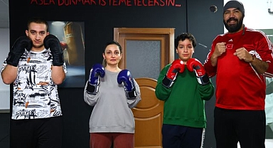 Hemşire anne çocuklarıyla birlikte ringe çıktı   