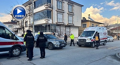 İki araç birbirine girdi!