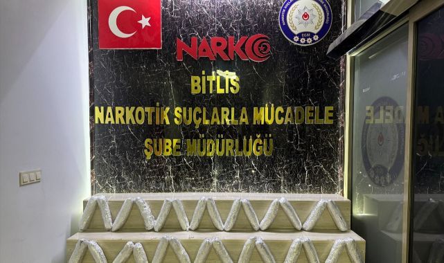 İki ayrı araçta kilolarca uyuşturucu bulundu!
