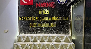 İki ayrı araçta kilolarca uyuşturucu bulundu!