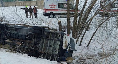 İşçi servisi şarampole yuvarlandı
