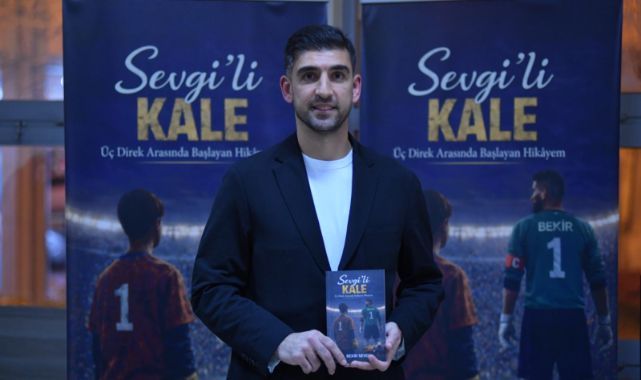 Kaleci eldivenleri bu sefer kitap yazdı