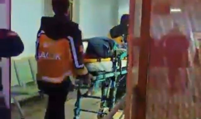 Kamyonet şarampole yuvarlandı: Yaralılar var!