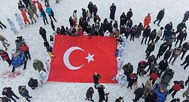 Kar festivalinde renkli görüntüler