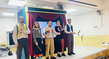 Karagöz’ün Cafesi Tortum'da minik izleyicilerle buluştu