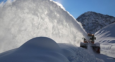 Karla mücadele çalışmaları sürüyor