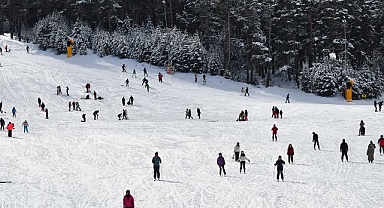 Kayak Merkezi'nde hafta sonu yoğunluğu