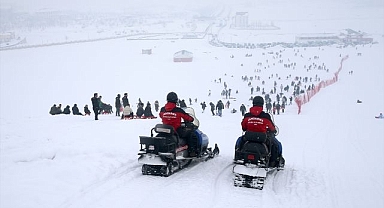 Kayakseverlerin güvenliği JAK timine emanet