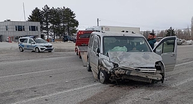 Kaza sonrası araçlar hurdaya döndü!