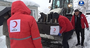 Kızılay mahsur kaldı, hasta yatağı böyle ulaştı