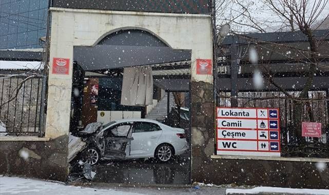 Kontrolden çıktı lokantaya girdi!