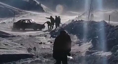 Mahsur kalan araç kurtarıldı