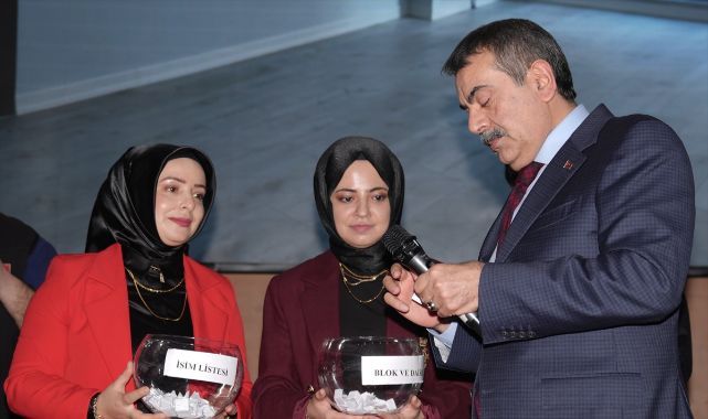 Milli Eğitim Bakanı Tekin, Erzurum'da Sosyal Konut Dağıtım Programı'nda konuştu