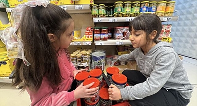 Minik eller Ramazan'da yardım için seferber oldu 