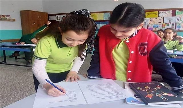 Öğrenciler akran zorbalığına karşı sözleşme imzaladı