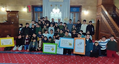 Öğrenciler teravihte buluştu