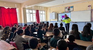 Öğrencilere trafik eğitimi