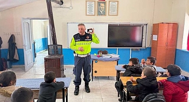 Öğrencilere trafik eğitimi verdiler
