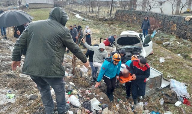 Otomobil devrildi: 7 yaralı var!