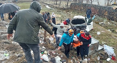 Otomobil devrildi: 7 yaralı var!