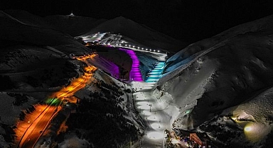 Palandöken'de gece kayağı görsel şölene dönüşüyor