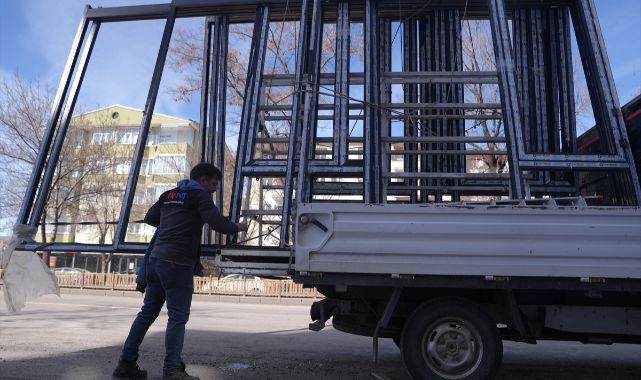 Parasını alamayınca inşaatı söküp gitti 