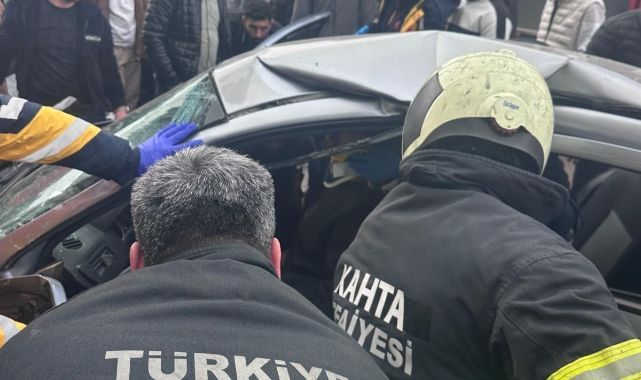 Park halindeki araçlara çarptı! 