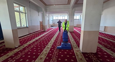 Ramazan öncesi camilerde temizlik
