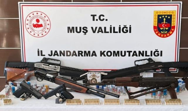 Ruhsatsız silah operasyonunda yakayı ele verdiler