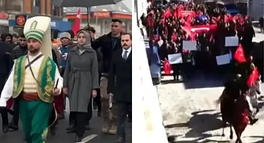 Şemsiye görüntüleriyle tartışma yaratan kaymakam için sokağa çıktılar