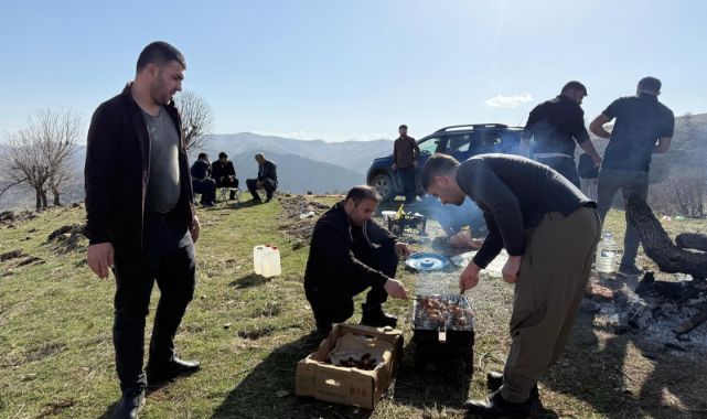 Sıcak havayı gören vatandaşlar piknik alanlarına akın etti