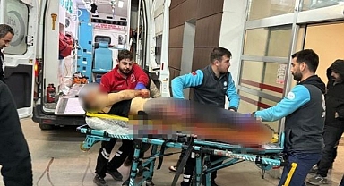 Sokak ortasında bıçaklandı! 