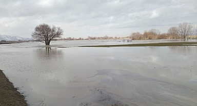 Su altında kalan arazilerde inceleme yapıldı 