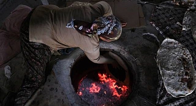 Tandırlar Ramazan sofraları için yanıyor