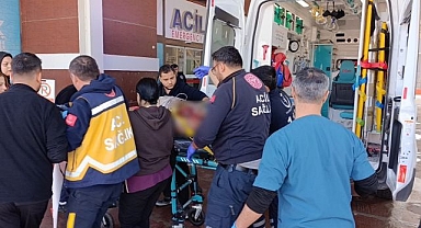 Tekeri çıkan otomobil takla attı: 1’i ağır 2 yaralı   