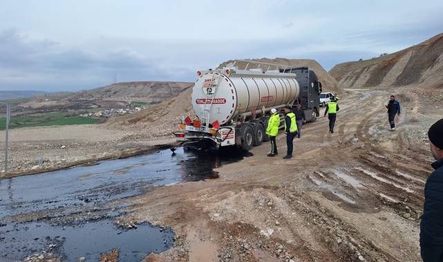 Tır ve minibüs çarpıştı: Yaralılar var!