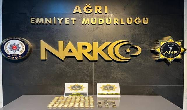 Uyuşturucuyu vücuduna zulaladı!