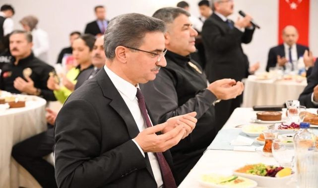  Vali Baruş emniyet güçleriyle iftar yemeğinde 