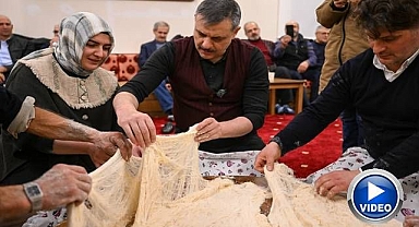 Vali çiftçi asırlık tel helvası geleneğinde...