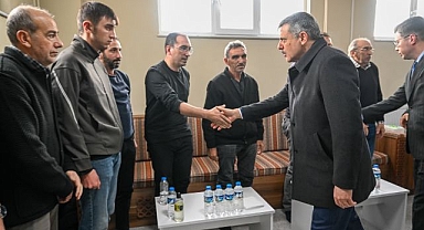 Vali Çiftçi'den Atmaca ailesine taziye ziyareti