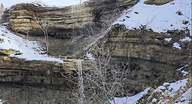 Yağmur ve kar doğal şelaleler oluşturdu