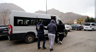 Yasadışı kazandığı parayla kafe açtı!